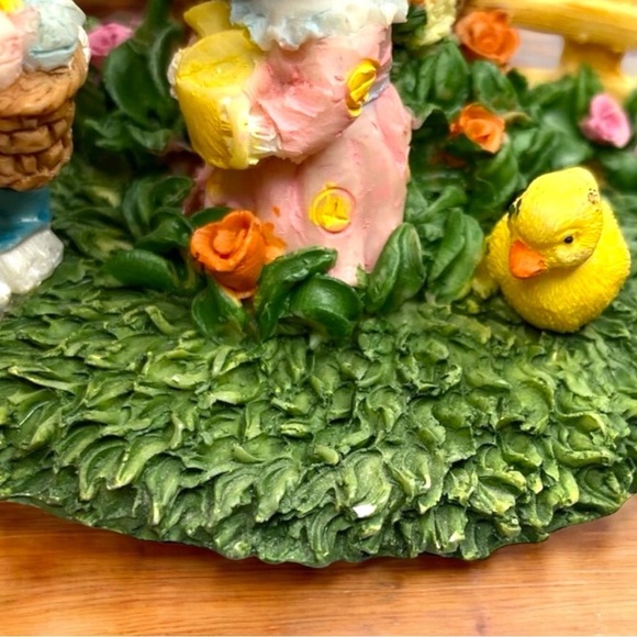 VINTAGE Easter Bunny & Birdhouse Figurine - Hinged Secret Compartment - Picture 8 of 11